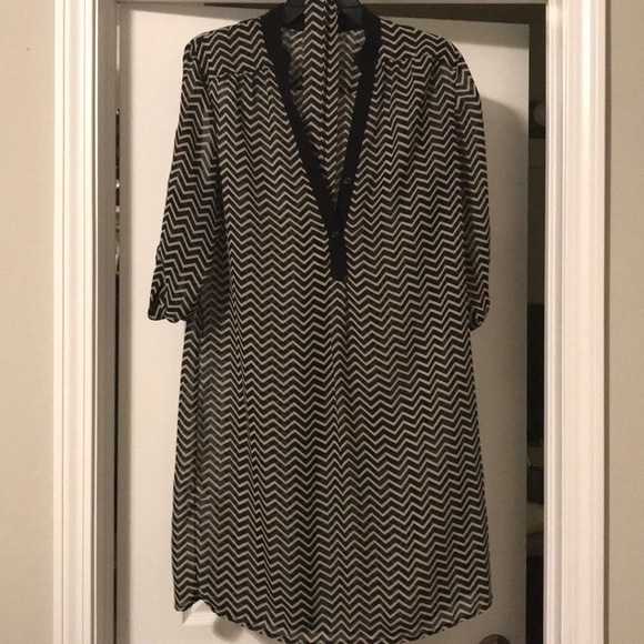 Dress - Picture 2 of 4